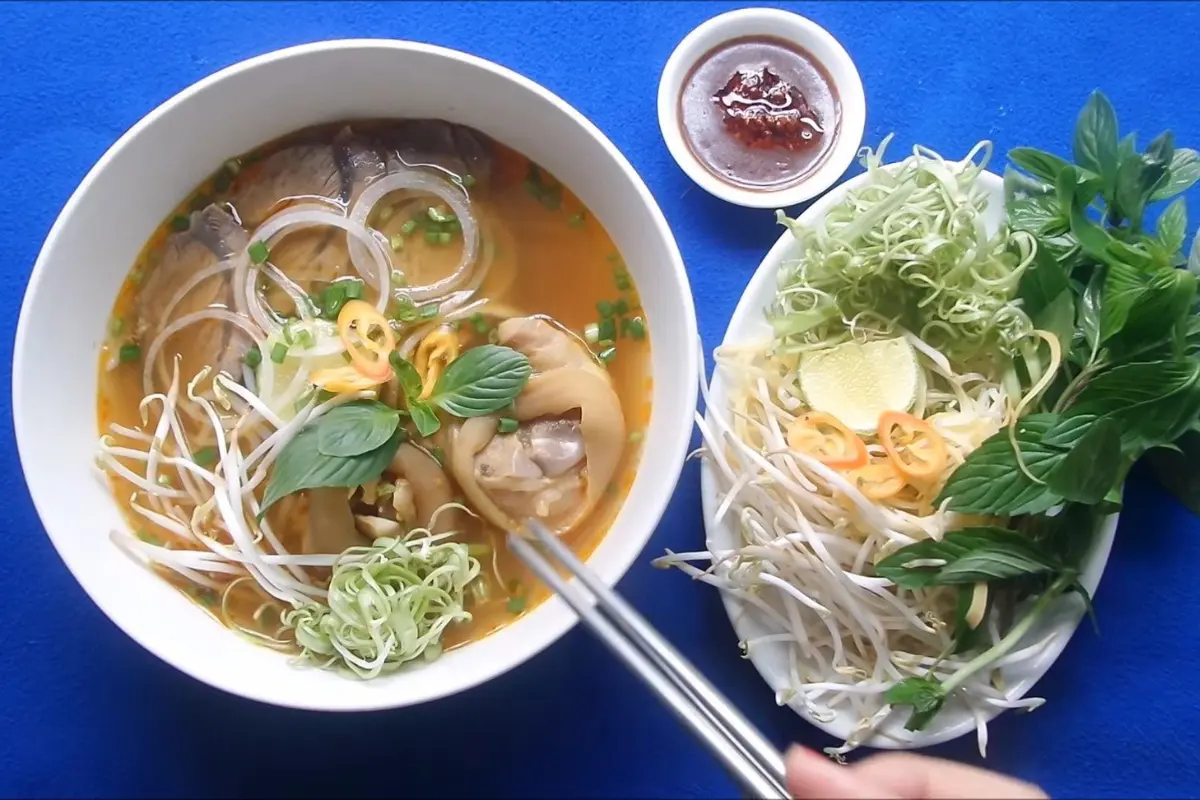 Bún bò Nha Trang - Bún bò Tú Loan