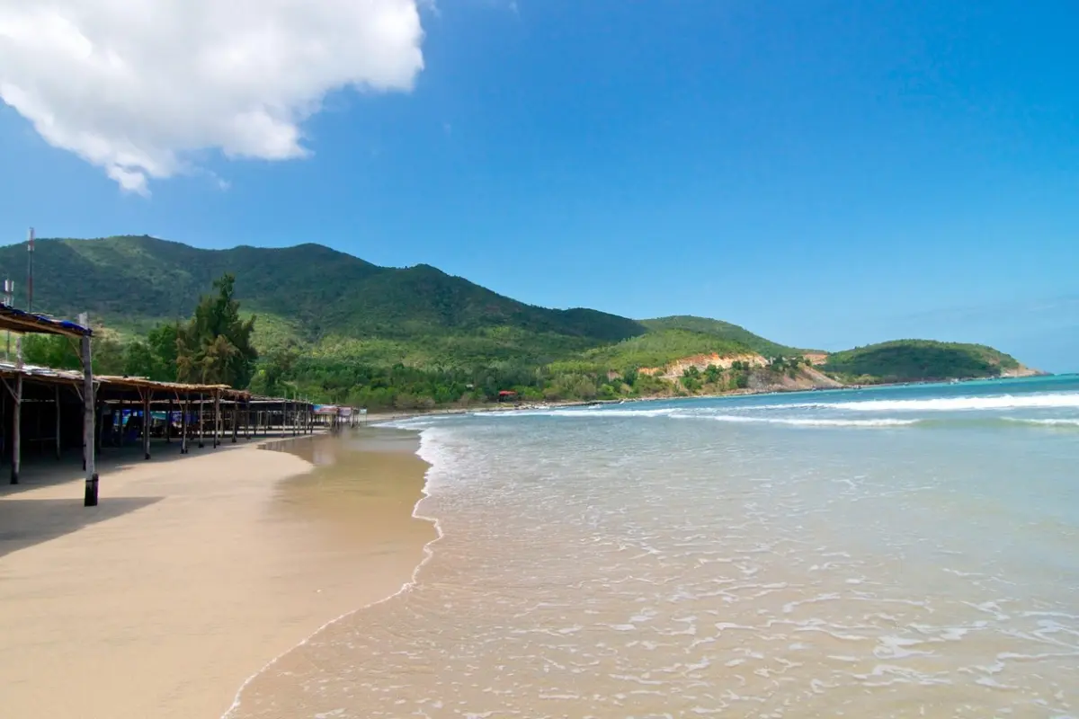 Tìm hiểu Bãi biển đôi Nha Trang - Điểm đến du lịch biển hấp dẫn