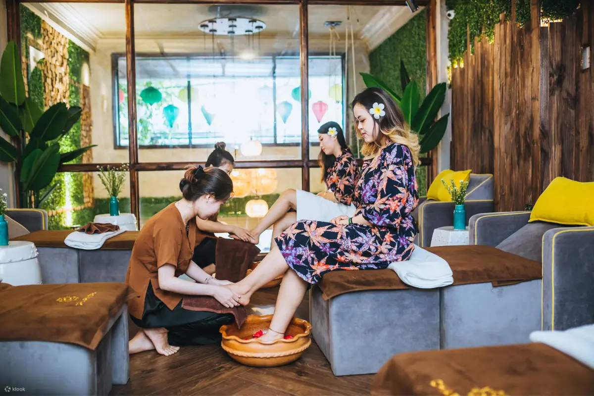 Các dịch vụ trị liệu tại Charm Spa Grand Nha Trang