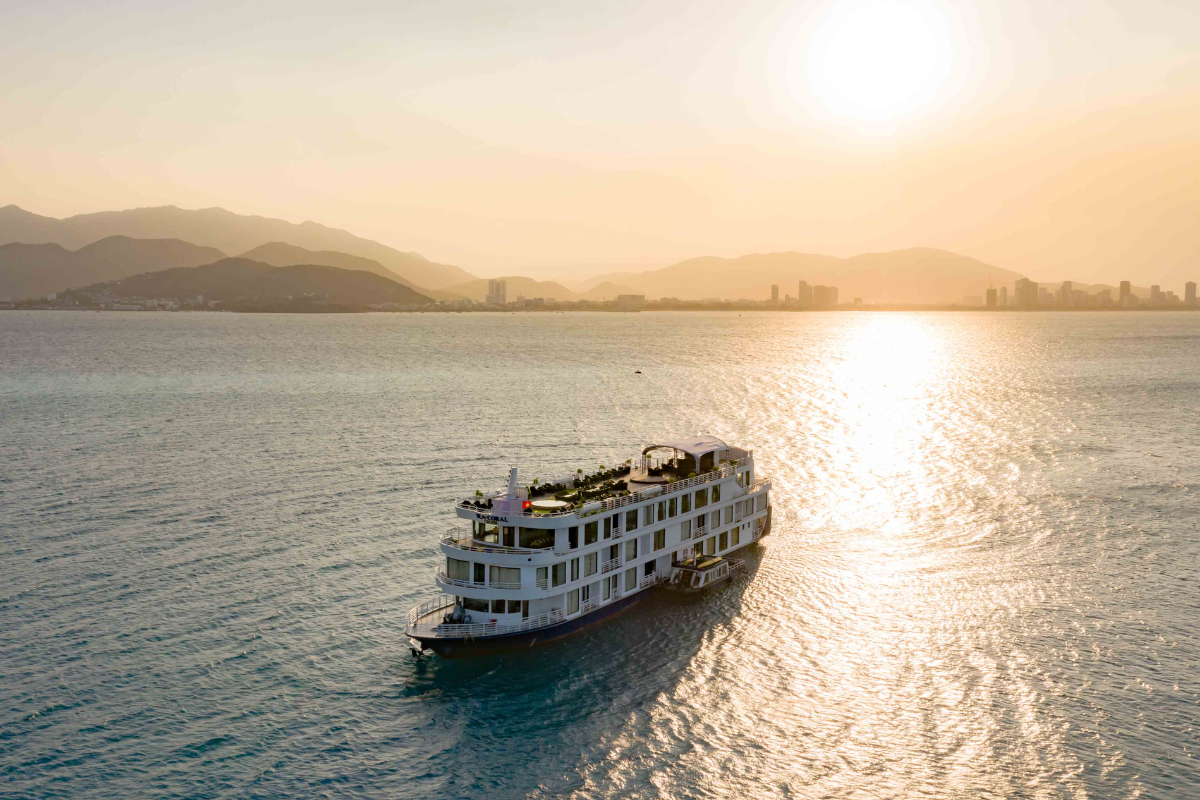 Giới thiệu sơ lược về Sealife Legend Cruise Nha Trang