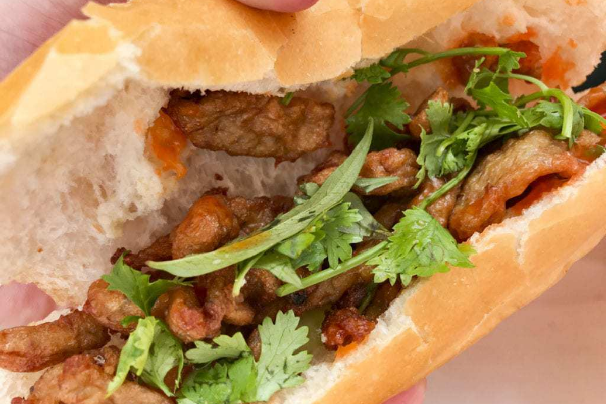 bánh mì chả cá Nha Trang