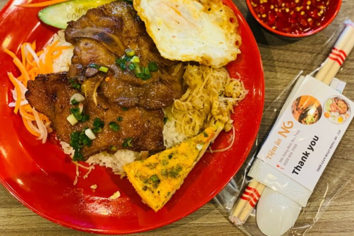 Cơm sườn Nha Trang