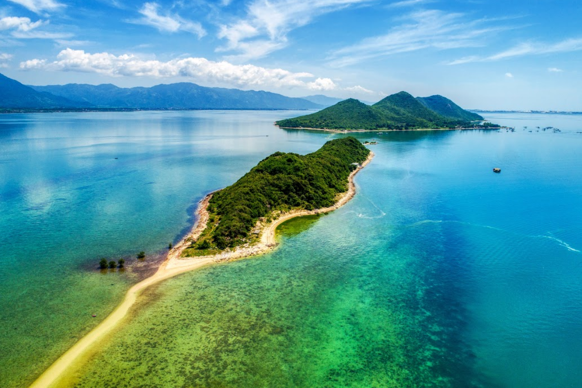 bãi cát trắng ở nha trang