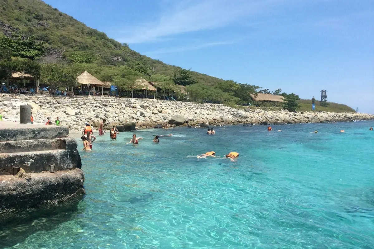 bãi cát trắng ở nha trang
