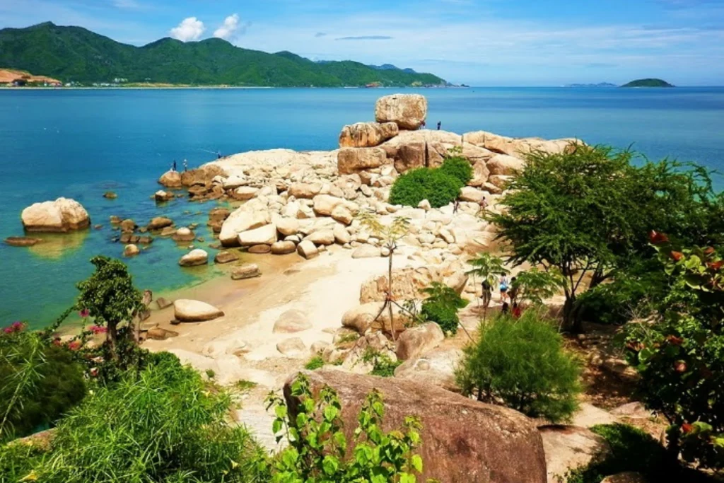 bãi cát trắng ở nha trang