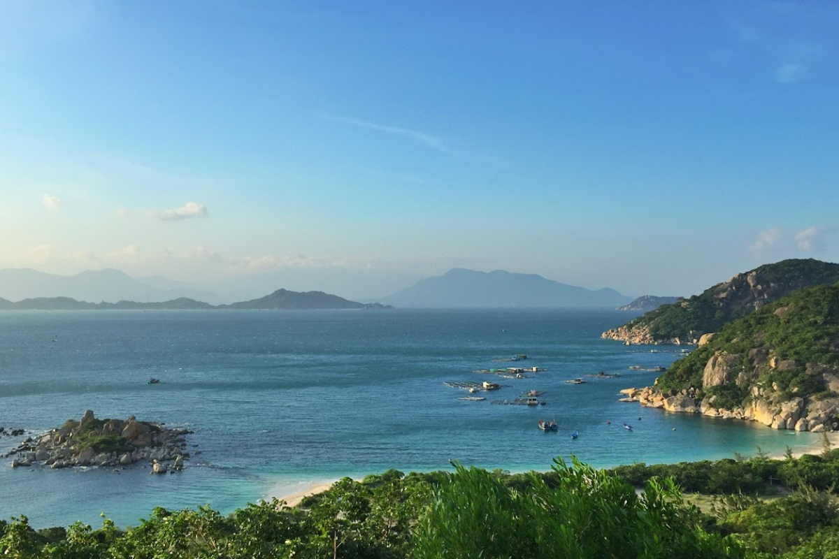 bãi cát trắng ở nha trang