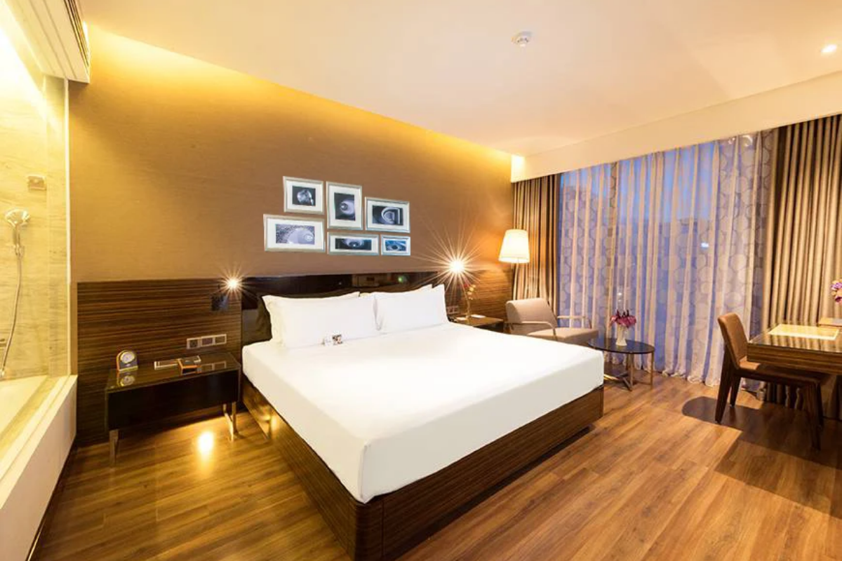 khách sạn Queen Ann Nha Trang